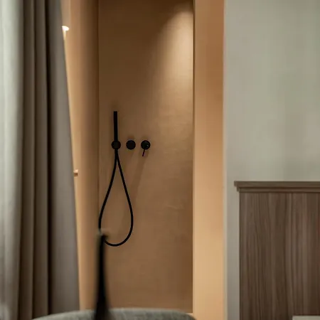 Le Diez Boutique 4* Ден Бош